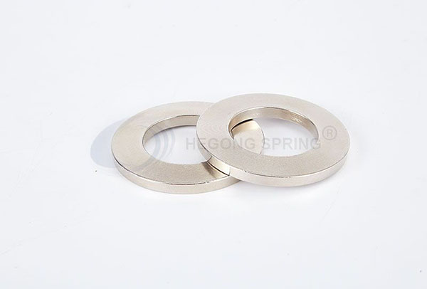 Features and Applications of Cryogenic Disc Springs